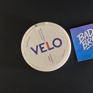 Velo Royal Purple 10 mg nicotine pouches tin in Canada – sweet grape flavor